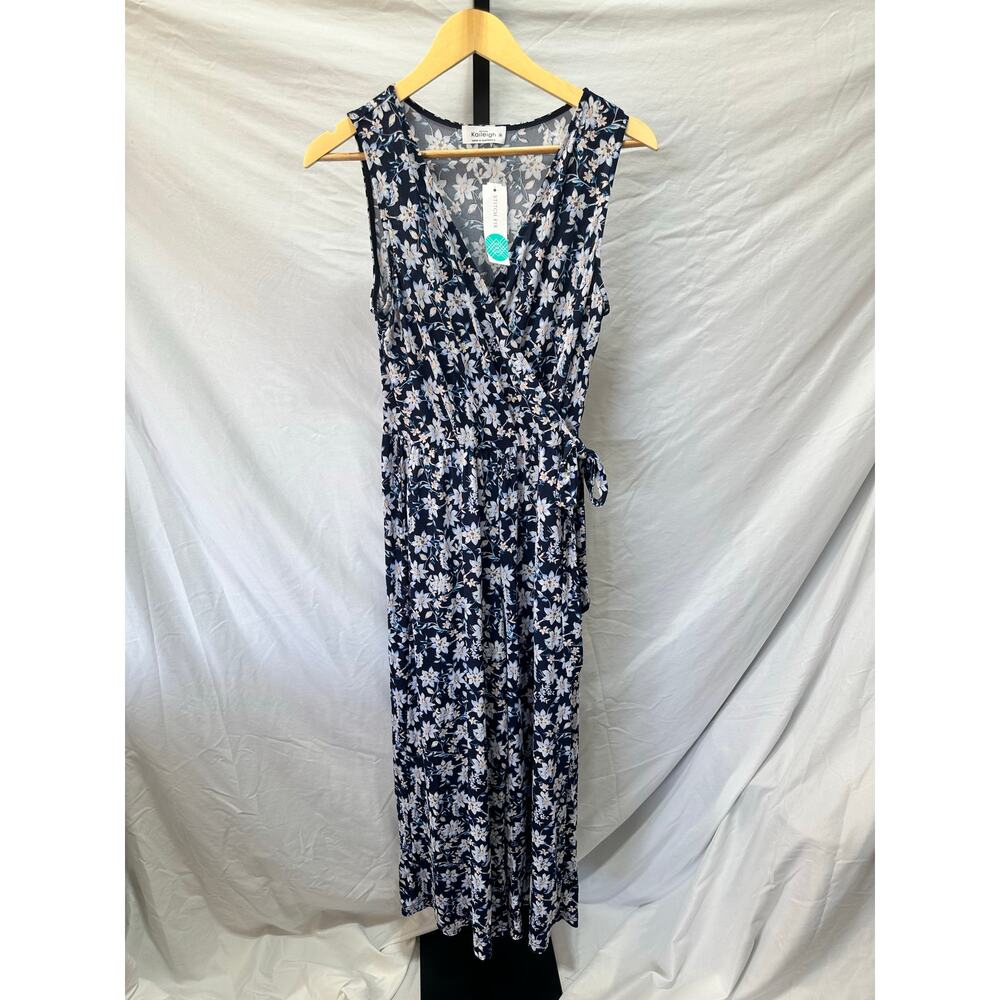 Kaileigh Jumpsuit Blue Floral Pockets Size M Delaney NWT Cottagecore V-neck - Picture 3 of 8